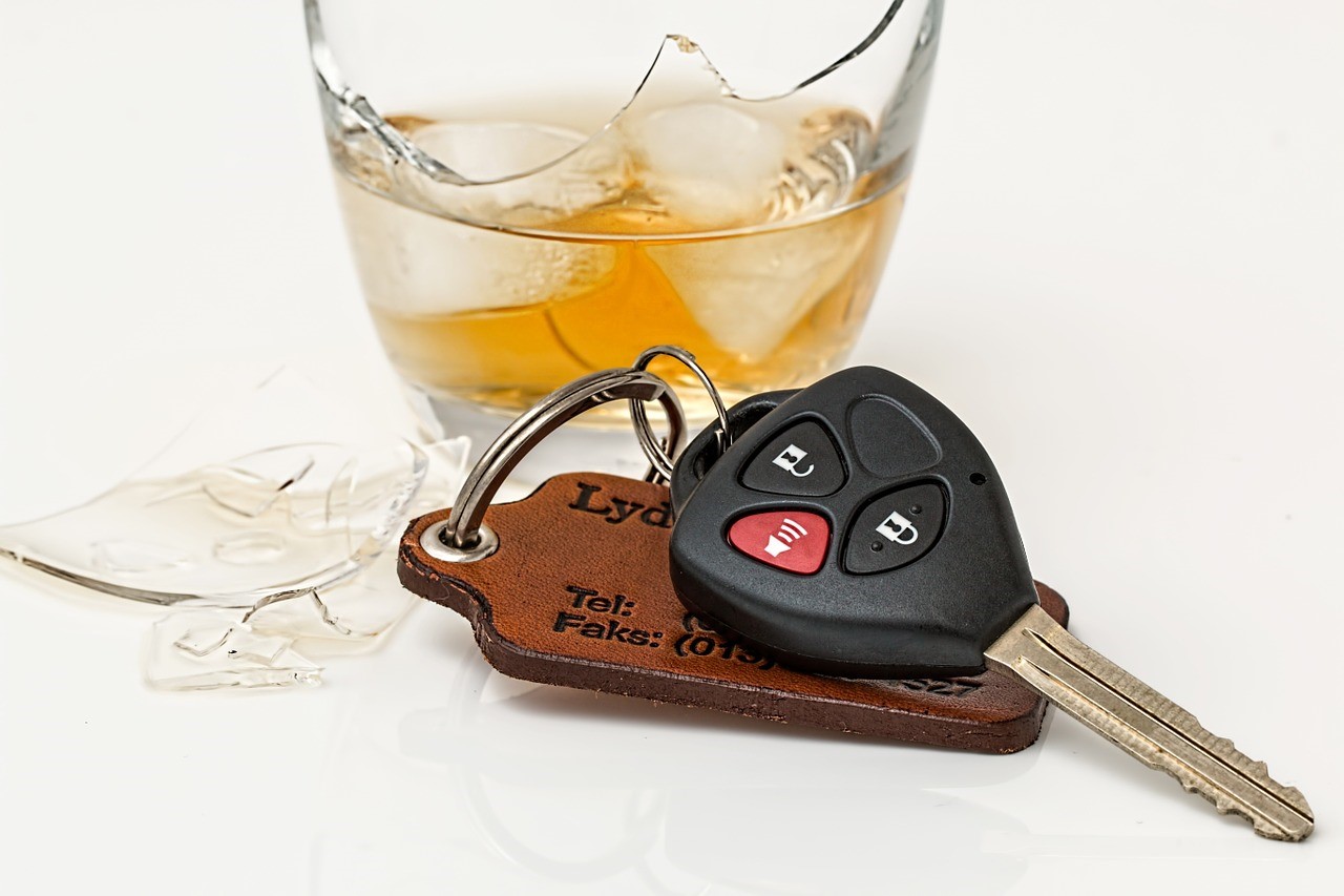 Which Is More Dangerous - Distracted Driving or DUI