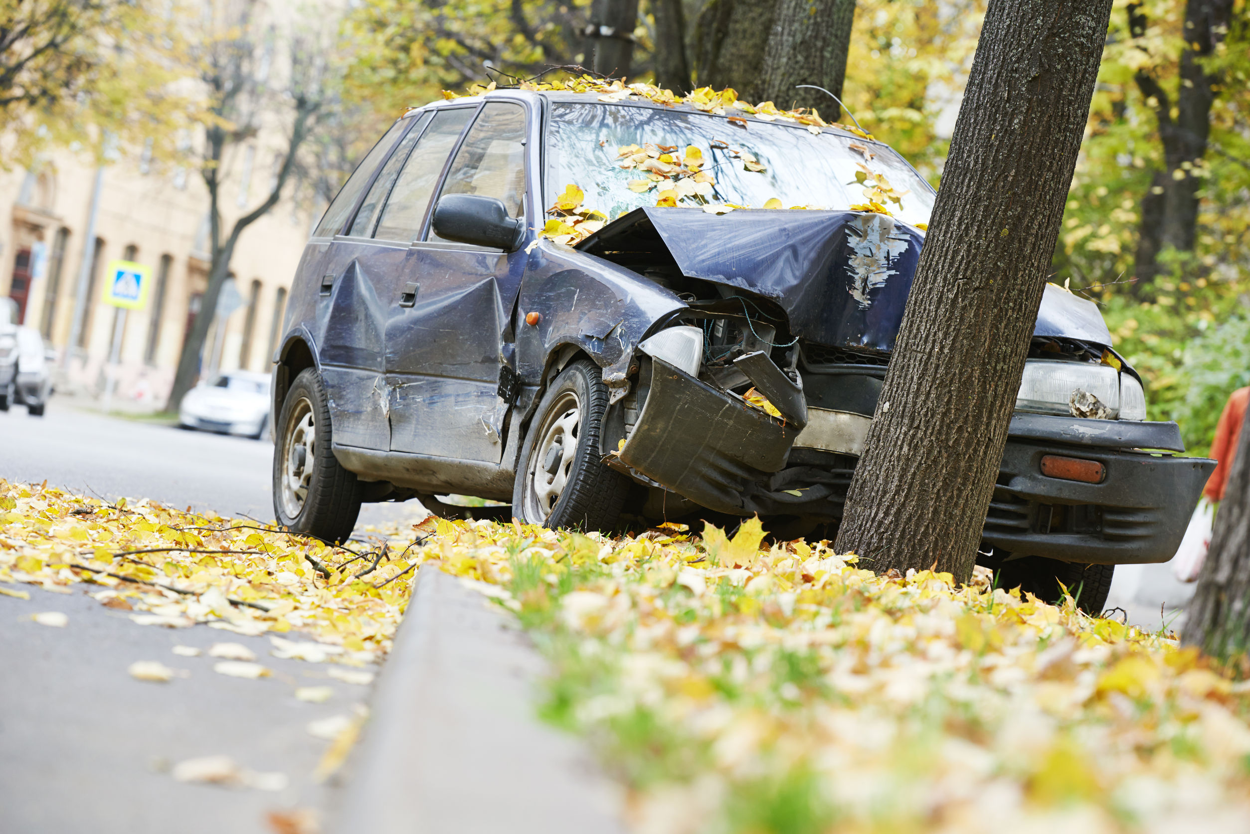 Car accident. Сломанная машина. Столкновение автомобилей.