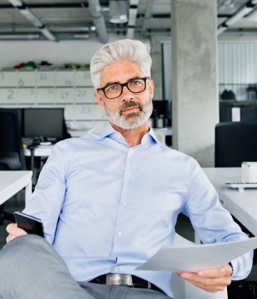 _ELEMENTS2 35 two-business-people-in-the-office-working-PSUQY8T.jpg